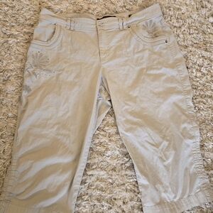 Gloria Vanderbilt Beige Cotton Capri Pants Size 16